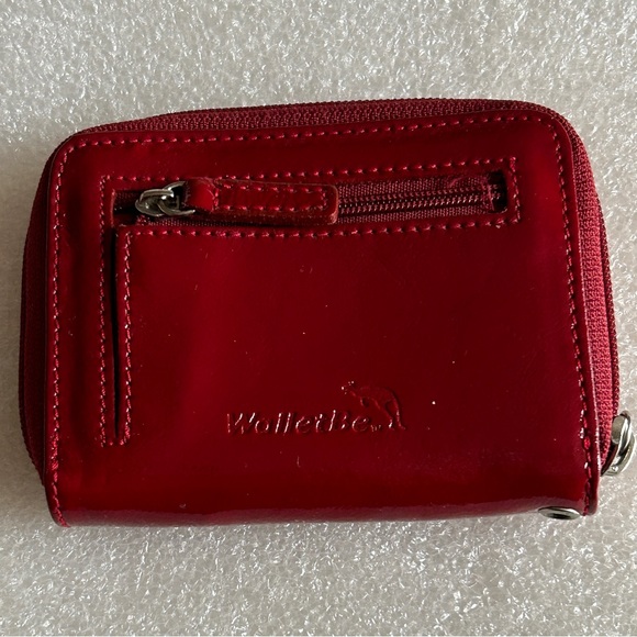 Red Wallet Patent Leather - Picture 2 of 3